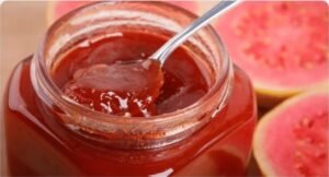 doce-de-goiaba-colher